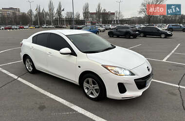 Седан Mazda 3 2011 в Днепре