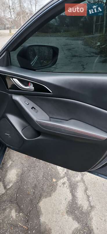 Седан Mazda 3 2015 в Полтаве