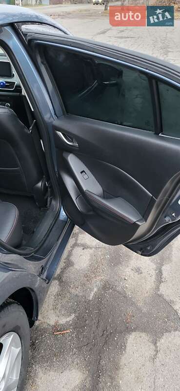 Седан Mazda 3 2015 в Полтаве
