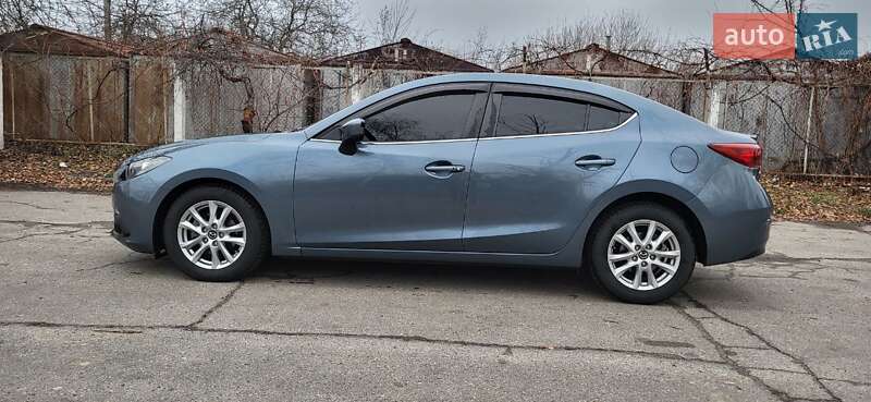 Седан Mazda 3 2015 в Полтаве
