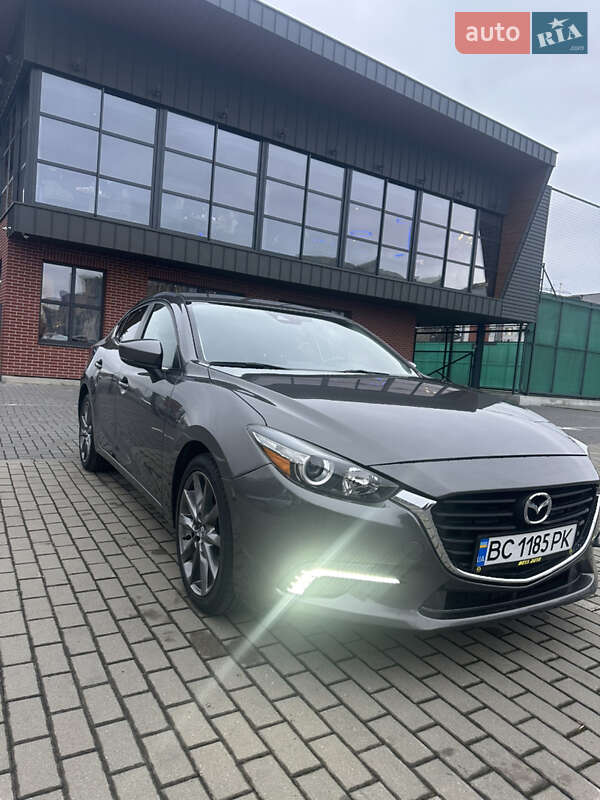 Седан Mazda 3 2018 в Львові