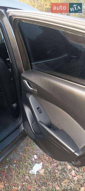 Седан Mazda 3 2015 в Першотравенську