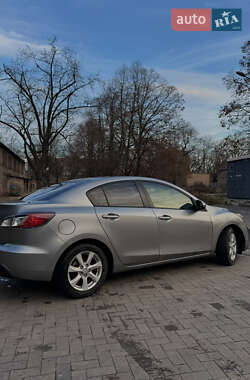 Седан Mazda 3 2011 в Кривому Розі