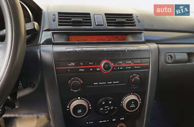 Седан Mazda 3 2004 в 
