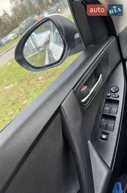 Седан Mazda 3 2011 в 
