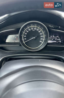 Хэтчбек Mazda 3 2017 в 