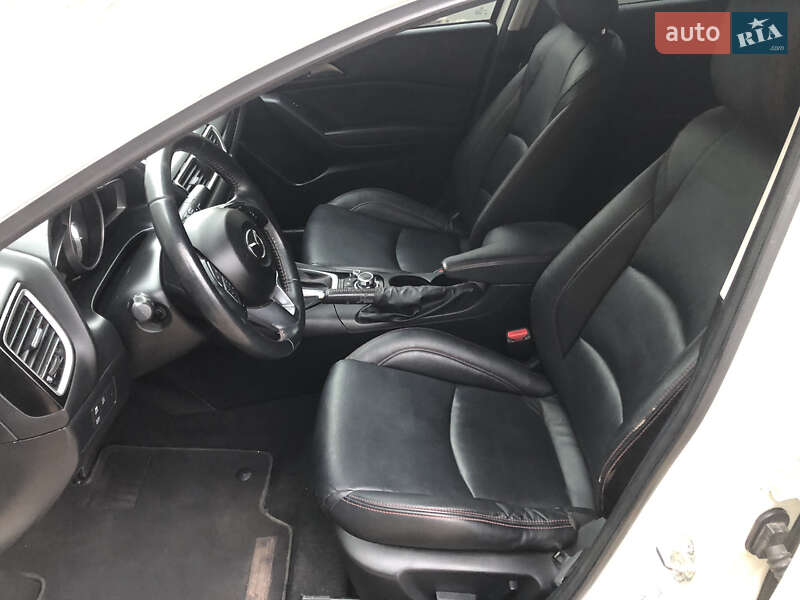 Седан Mazda 3 2015 в Одесі