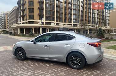 Седан Mazda 3 2016 в Киеве