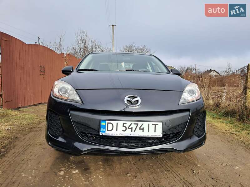 Седан Mazda 3 2011 в Ивано-Франковске