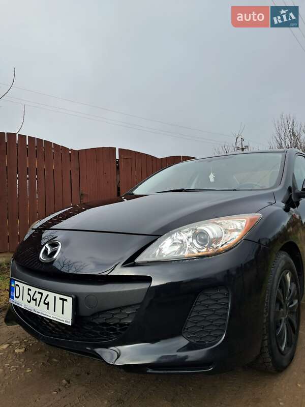 Седан Mazda 3 2011 в Ивано-Франковске