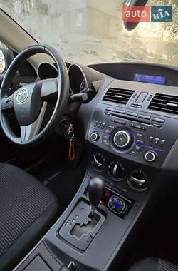 Седан Mazda 3 2011 в 