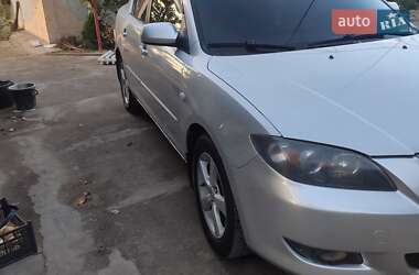 Седан Mazda 3 2004 в Ширяєвому