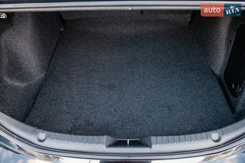Седан Mazda 3 2016 в Львове