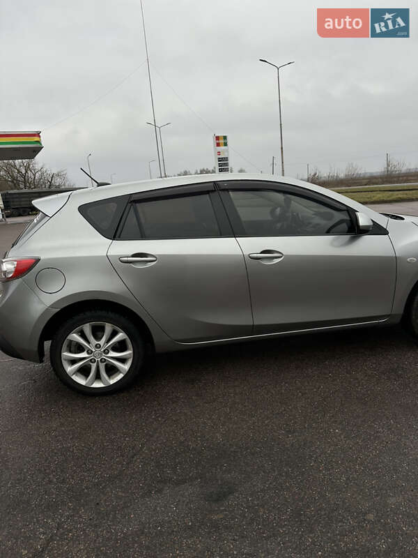 Хэтчбек Mazda 3 2010 в Чернигове