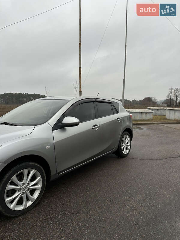 Хэтчбек Mazda 3 2010 в Чернигове