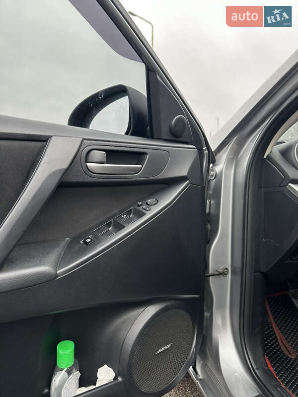 Хэтчбек Mazda 3 2010 в Чернигове