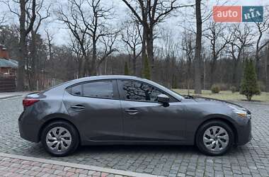 Седан Mazda 3 2017 в 