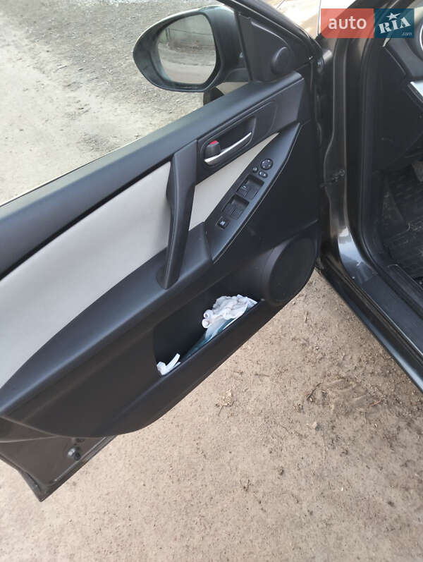 Седан Mazda 3 2010 в Чернігові