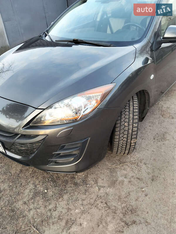 Седан Mazda 3 2010 в Чернігові