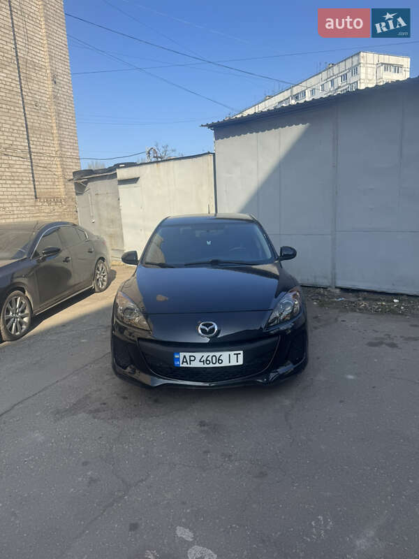 Хэтчбек Mazda 3 2013 в 