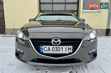 Седан Mazda 3 2015 в Черкасах