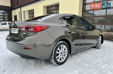 Седан Mazda 3 2015 в Черкасах