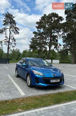 Седан Mazda 3 2012 в Дніпрі