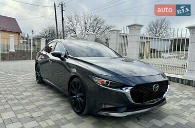 Седан Mazda 3 2019 в Черновцах