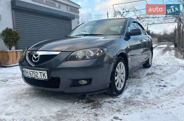 Седан Mazda 3 2006 в Новом Буге