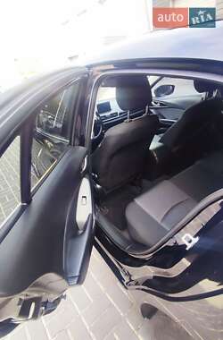 Хэтчбек Mazda 3 2014 в 