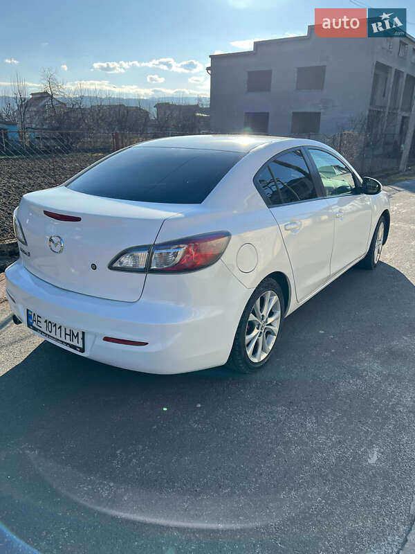 Седан Mazda 3 2011 в Днепре