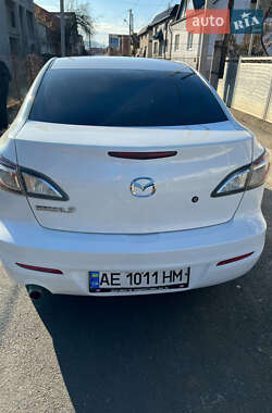 Седан Mazda 3 2011 в 