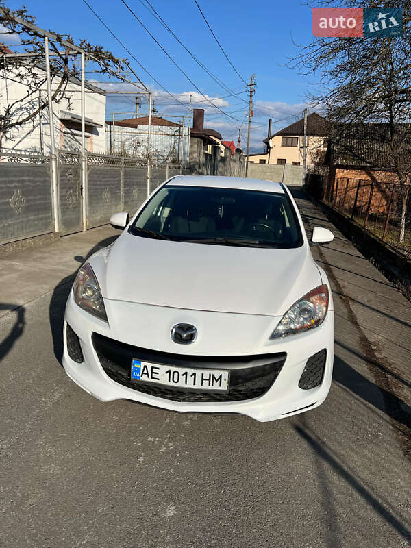 Седан Mazda 3 2011 в Днепре