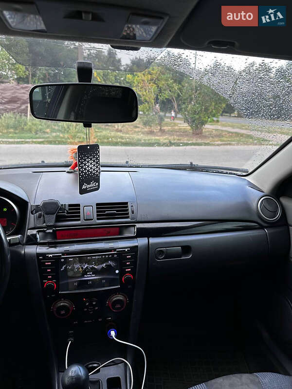 Хэтчбек Mazda 3 2004 в Кривом Роге