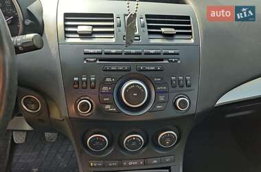 Хетчбек Mazda 3 2012 в Ратному