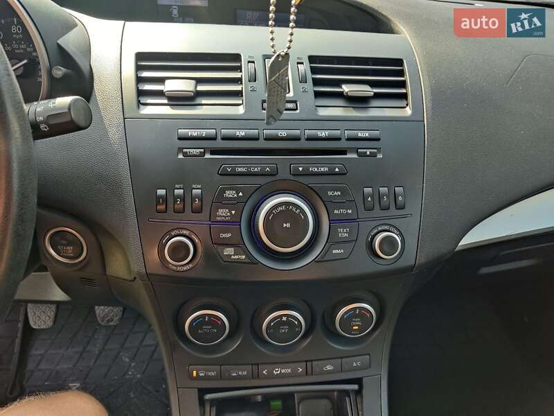 Хетчбек Mazda 3 2012 в Ратному