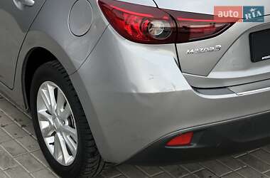 Хэтчбек Mazda 3 2016 в 