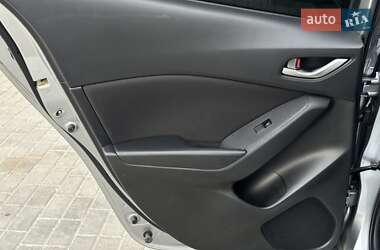 Хэтчбек Mazda 3 2016 в 