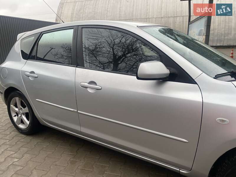 Хэтчбек Mazda 3 2003 в Кутах