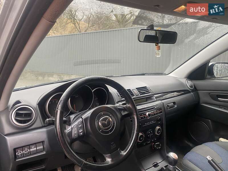 Хэтчбек Mazda 3 2003 в Кутах