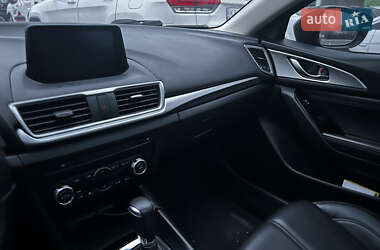 Хэтчбек Mazda 3 2016 в 