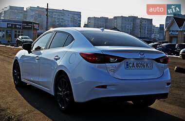 Седан Mazda 3 2015 в Черкассах