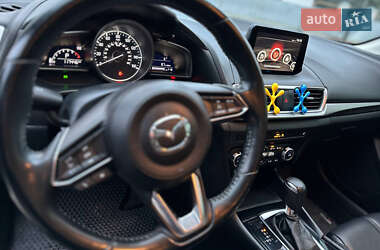 Седан Mazda 3 2016 в 