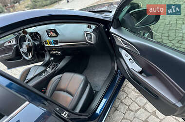 Седан Mazda 3 2016 в 