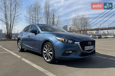 Седан Mazda 3 2017 в Киеве