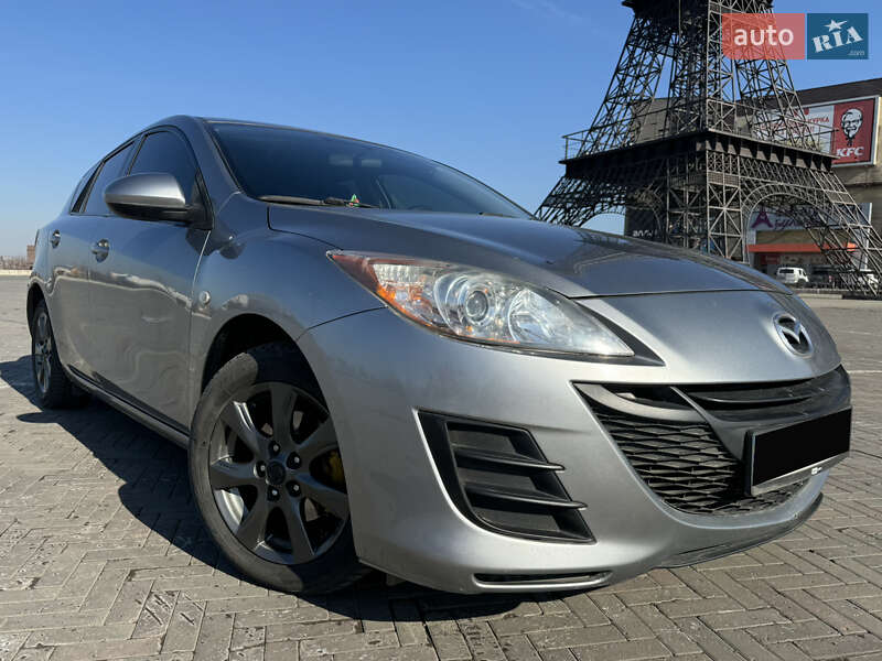 Хэтчбек Mazda 3 2010 в 