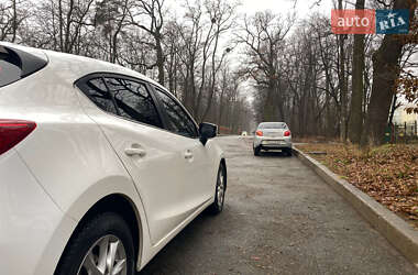 Хэтчбек Mazda 3 2015 в 