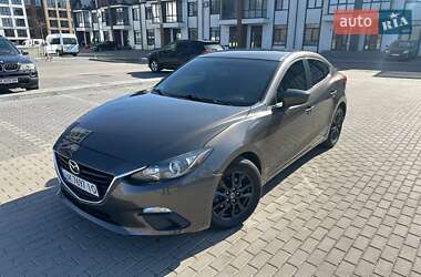 Седан Mazda 3 2016 в Ровно