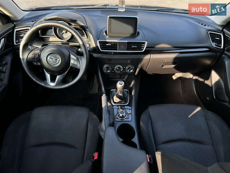 Седан Mazda 3 2016 в Одессе