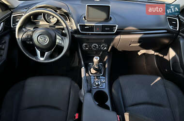 Седан Mazda 3 2016 в 